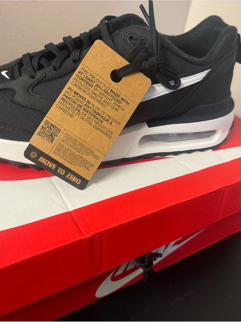 Nike women’s  Black and White Air Max Style Sneaker